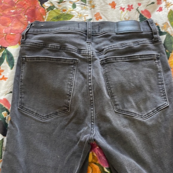 Grey Distressed Madewell Jeans - Picture 4 of 4